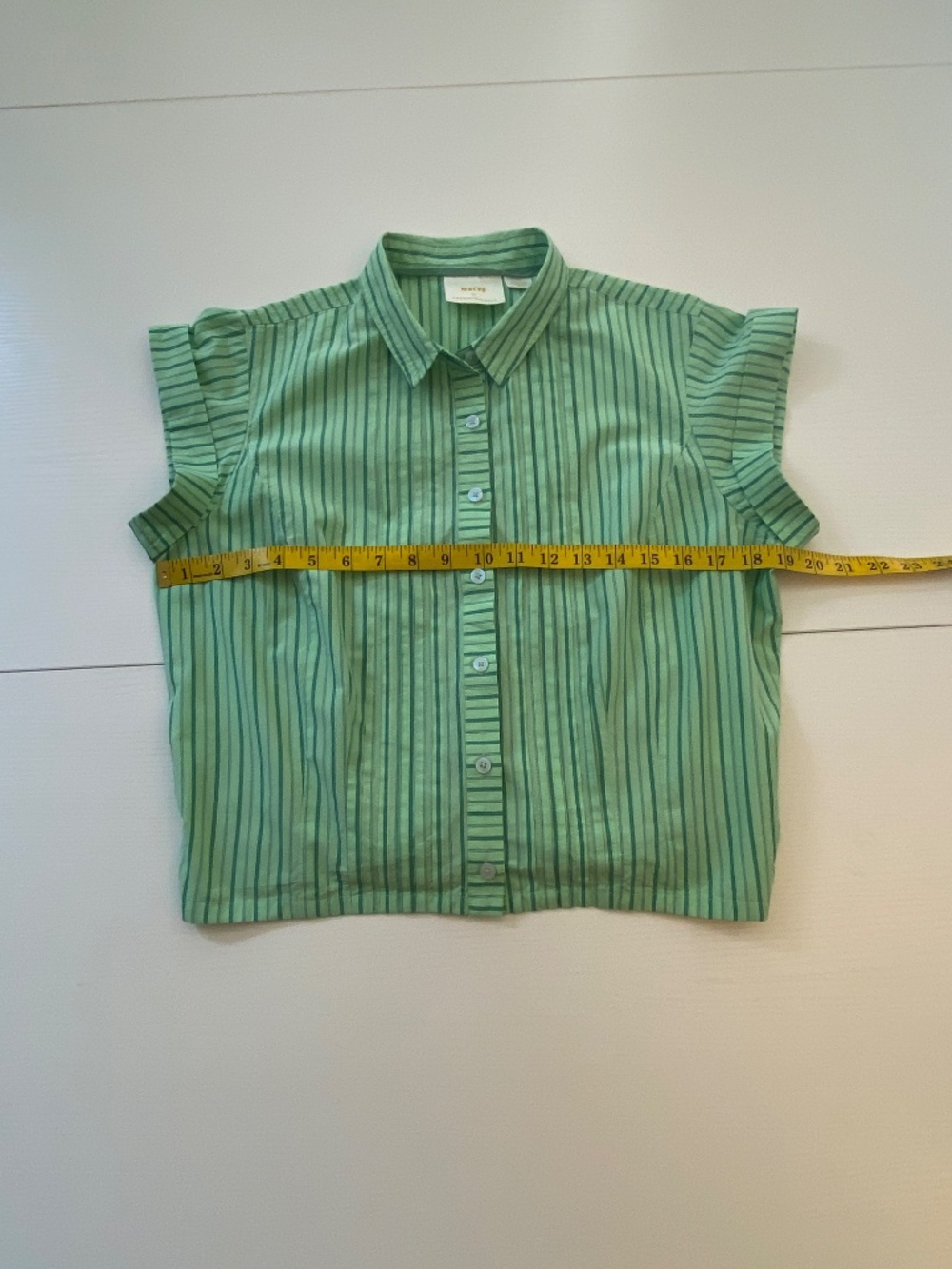 Maeve Collared Shrunken Button Down Blouse in Green Size Medium - Picture 10 of 11
